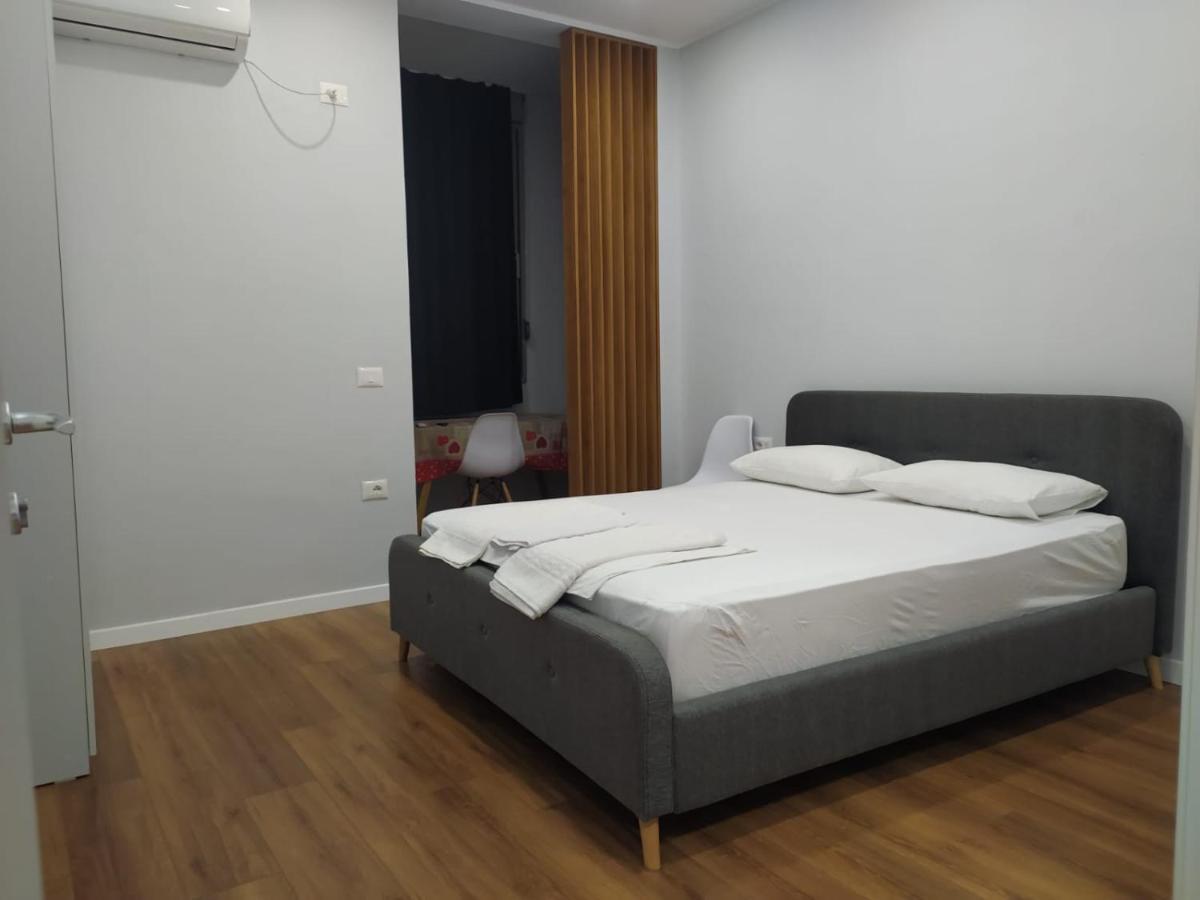 Be Solei Studio Apartments Sol 2 地拉那 外观 照片