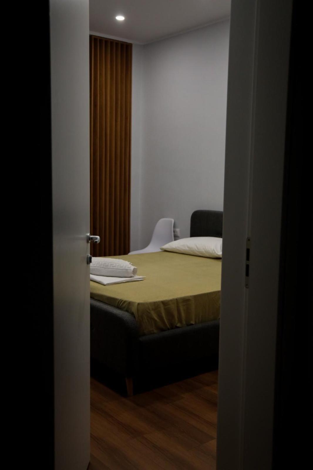 Be Solei Studio Apartments Sol 2 地拉那 外观 照片