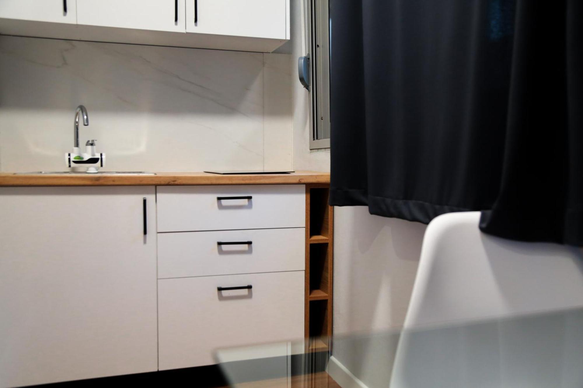 Be Solei Studio Apartments Sol 2 地拉那 外观 照片